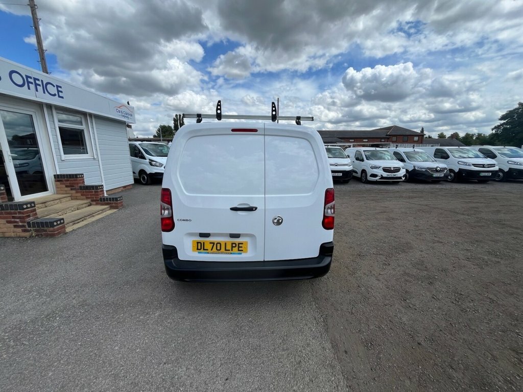 Vauxhall Combo 1.5L Edition White