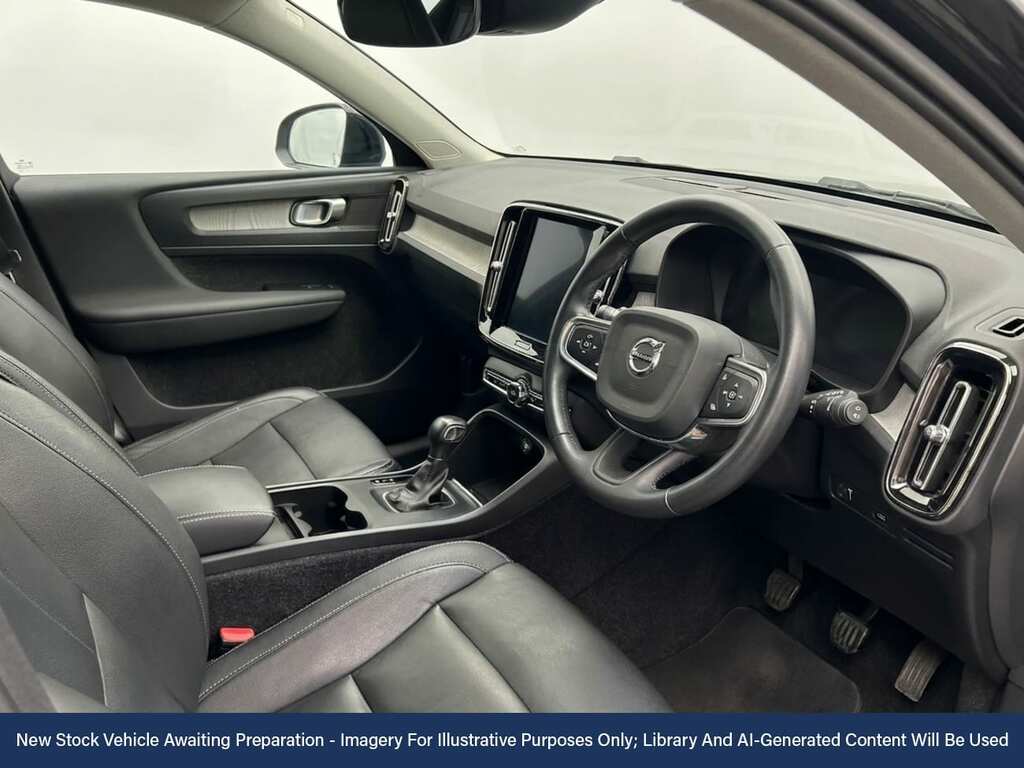 Volvo XC40 1.5H T5 Twin Engine Recharge 10.7Kwh R-design Pro White #3