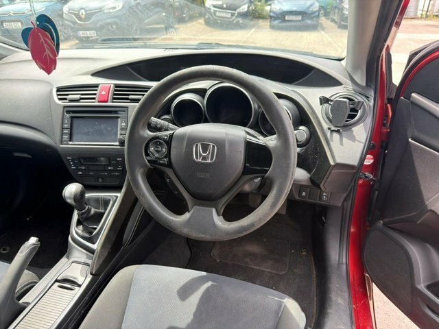Honda Civic I-dtec S Hatchback Red #5