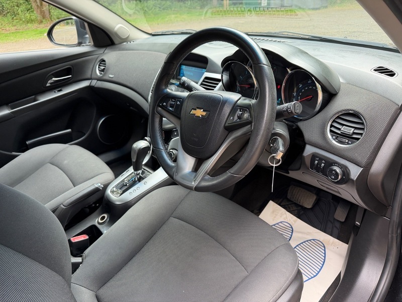 Chevrolet Cruze Hatchback 1.8 Ltz Euro 5 201212 Blue #14