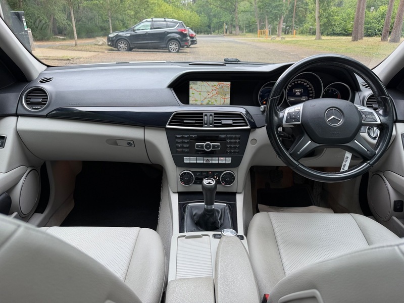 Mercedes-Benz C Class C220 Cdi Executive Se White #2