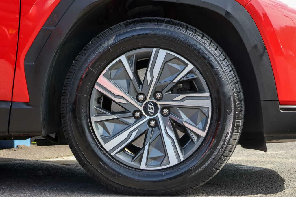 Hyundai Tucson Se Connect Red #5