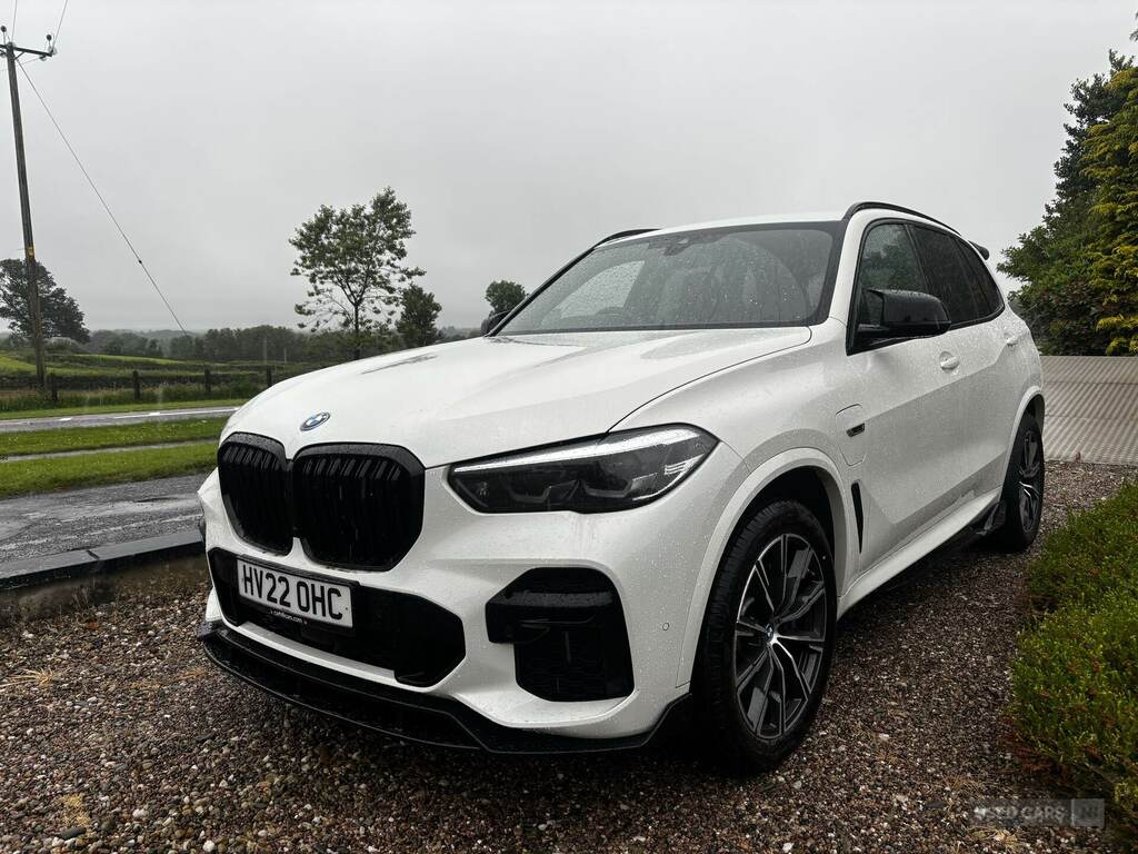 BMW X5 Xdrive45e M Sport HV22OHC White #4