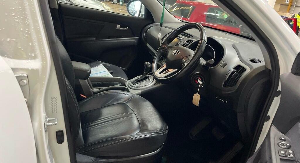 Kia Sportage 2.0 Crdi Kx-3 Awd Euro 5 White #2