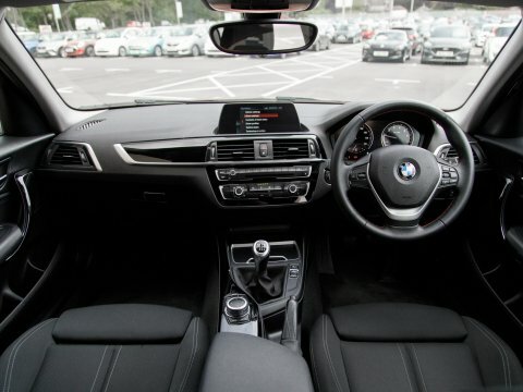 BMW 1 Series Hatchback CN19ZVL Orange #3
