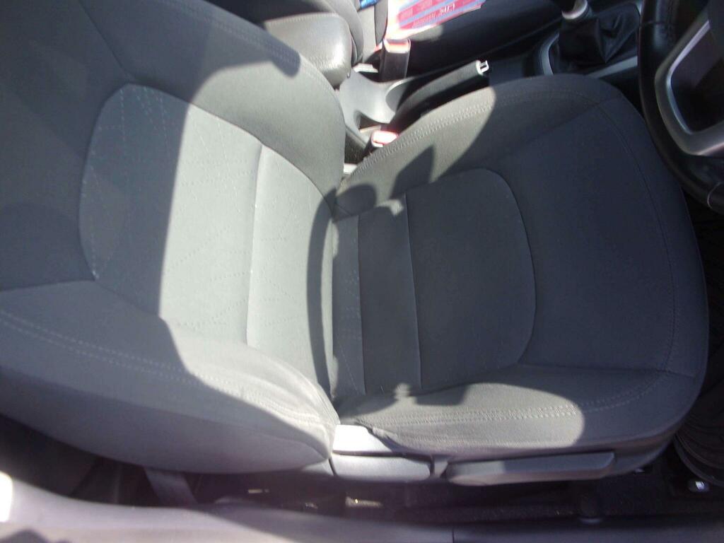 Kia RIO 1.25 Vr7 Hatchback Euro 5 84 Bh Red #20