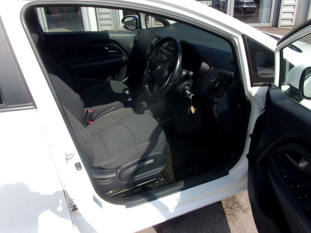 Kia RIO 1.25 Vr7 Hatchback Euro 5 84 Bh Red #10