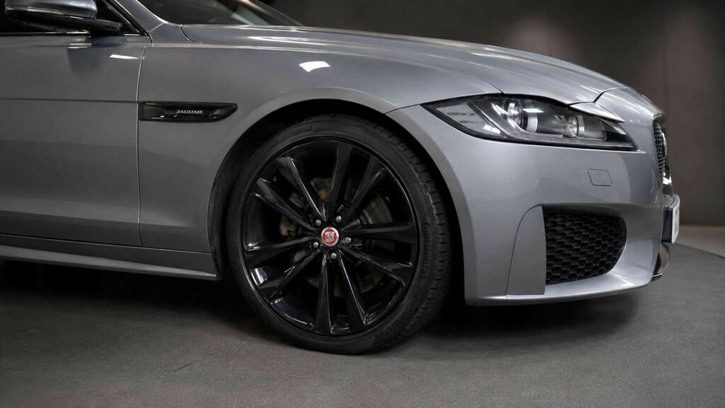 Jaguar XF Xf R-sport D Awd White #10