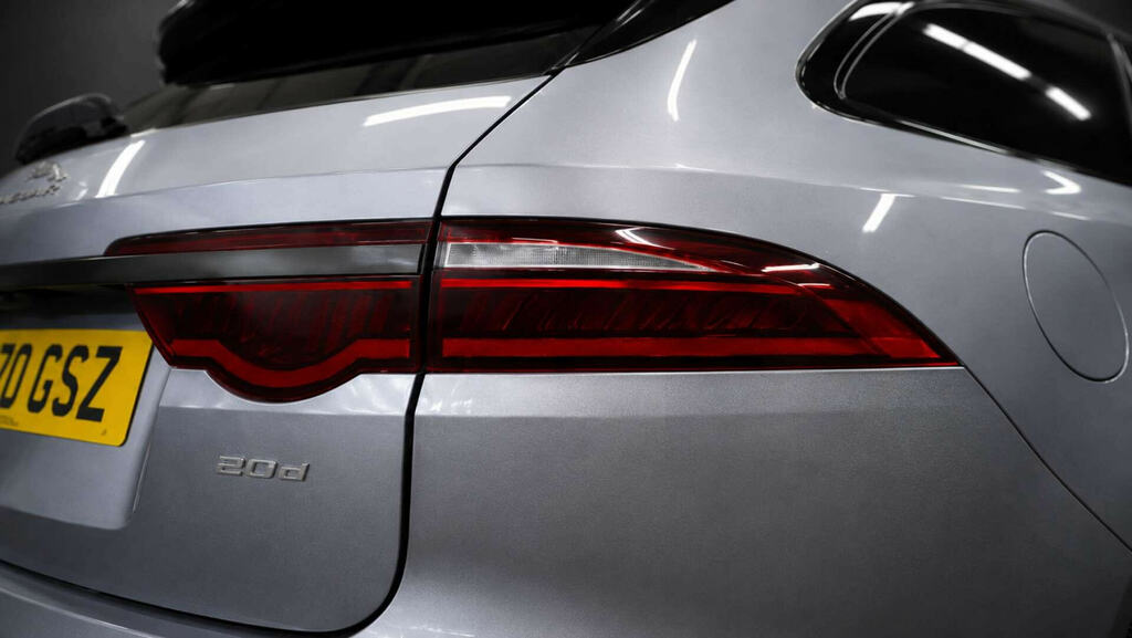 Jaguar XF Xf R-sport D Awd White #19