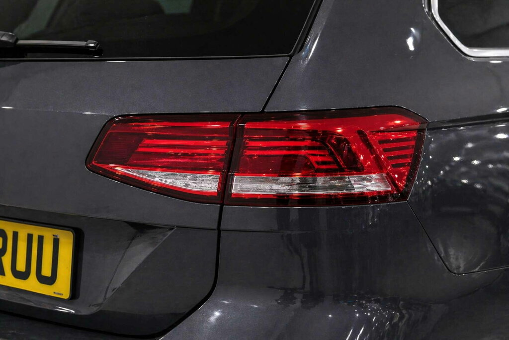 Volkswagen Passat 1.6 Tdi Se Nav Dsg Estate Grey #13