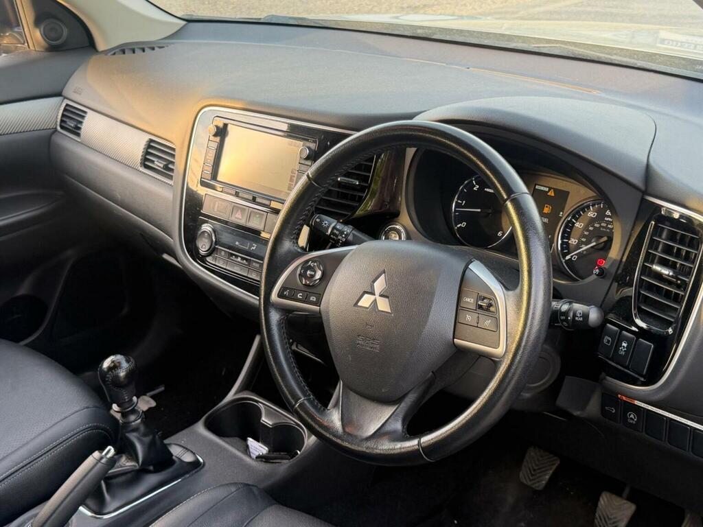 Mitsubishi Outlander Suv 2.2 Di-d Gx4 4Wd Euro 5 Ss 201515 Grey #5