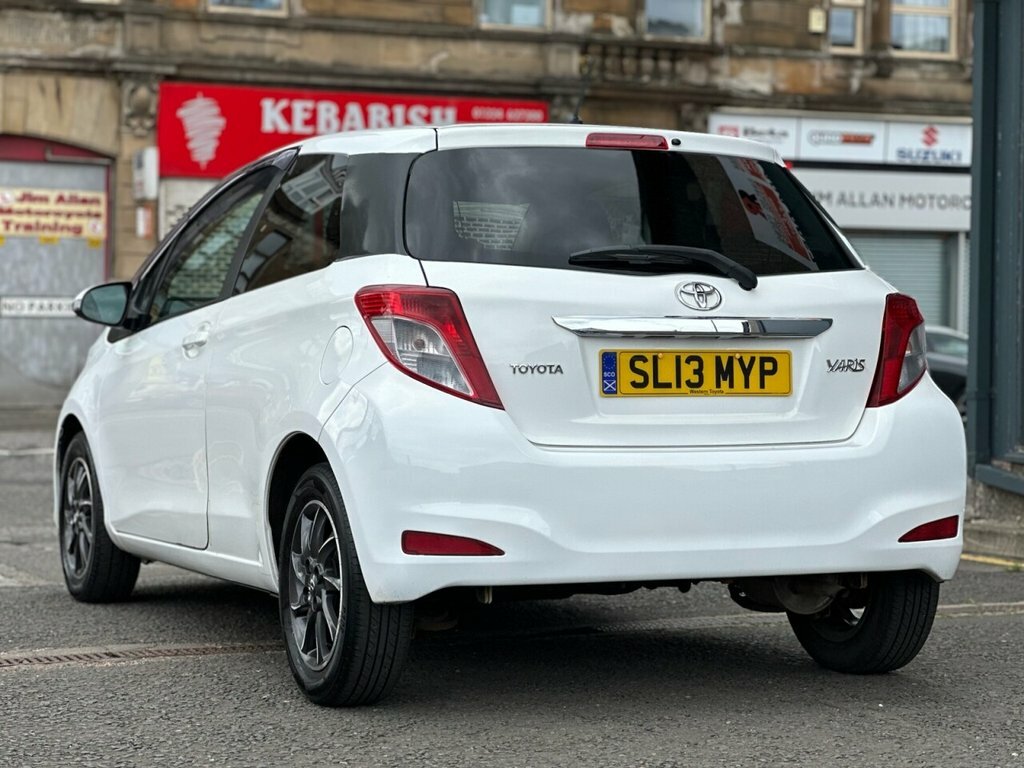 Toyota Yaris 1L Edition White #4