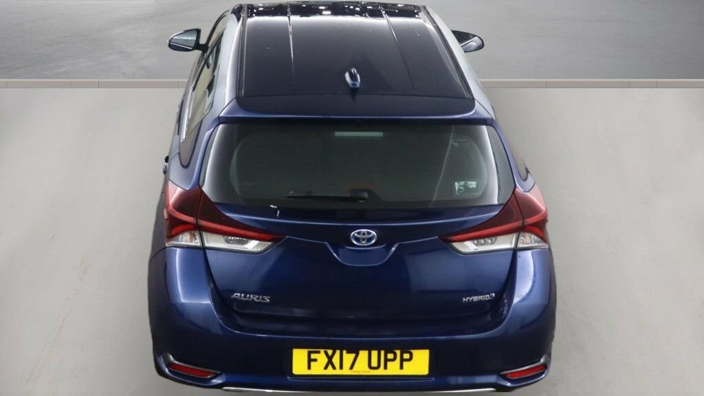 Toyota Auris Design Tss T 6 White #8