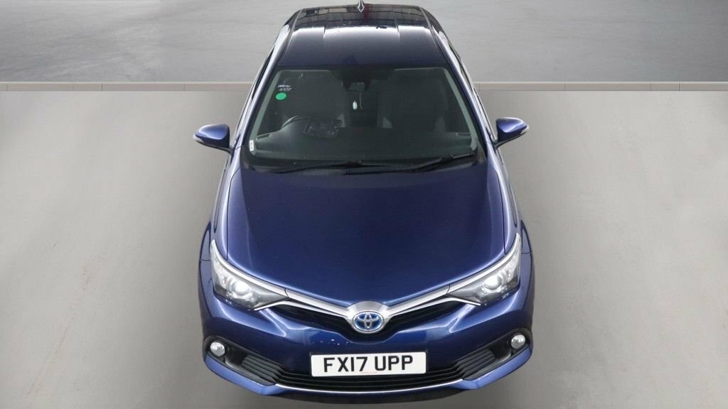 Toyota Auris Design Tss T 6 White #7