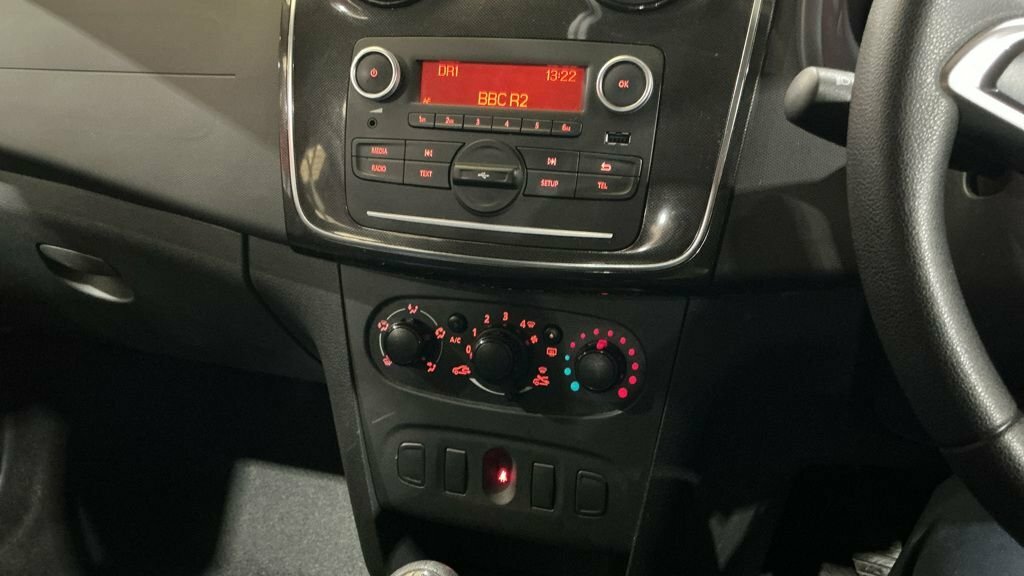 Dacia Sandero Hatchback 0.9 Tce Comfort Euro 6 Ss 20196 Blue #13
