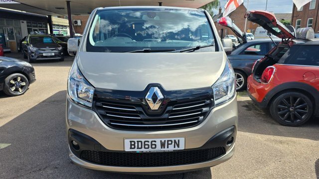 Renault Trafic 1.6 Dci Energy 27 Sport Nav Swb Euro 6 Ss Beige #2