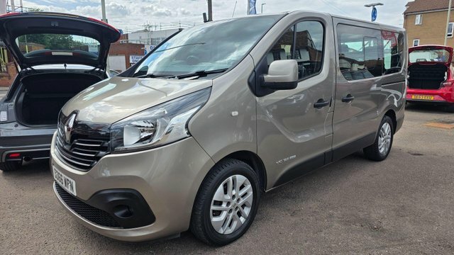 Renault Trafic 1.6 Dci Energy 27 Sport Nav Swb Euro 6 Ss Beige #3