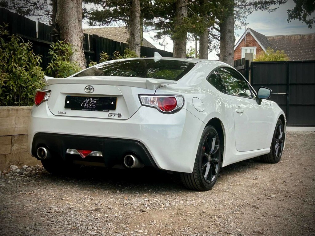 Toyota GT86 Aero D-4s White #28