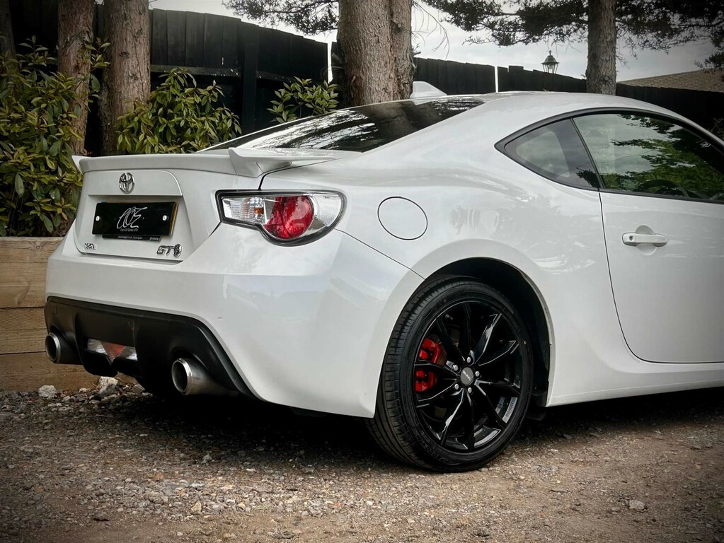Toyota GT86 Aero D-4s White #31