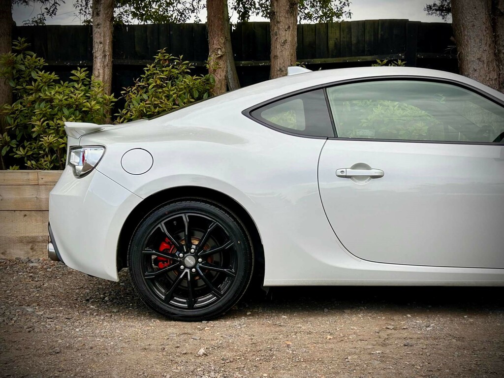 Toyota GT86 Aero D-4s White #33