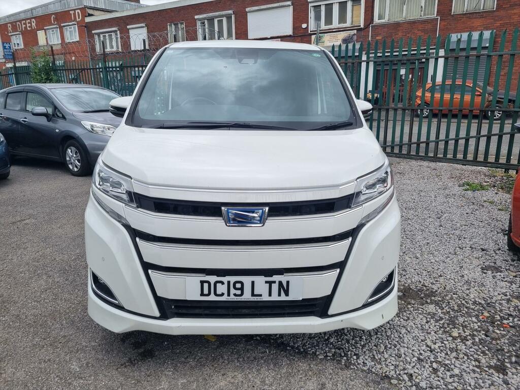 Toyota Noah 1.8 5dr White #2