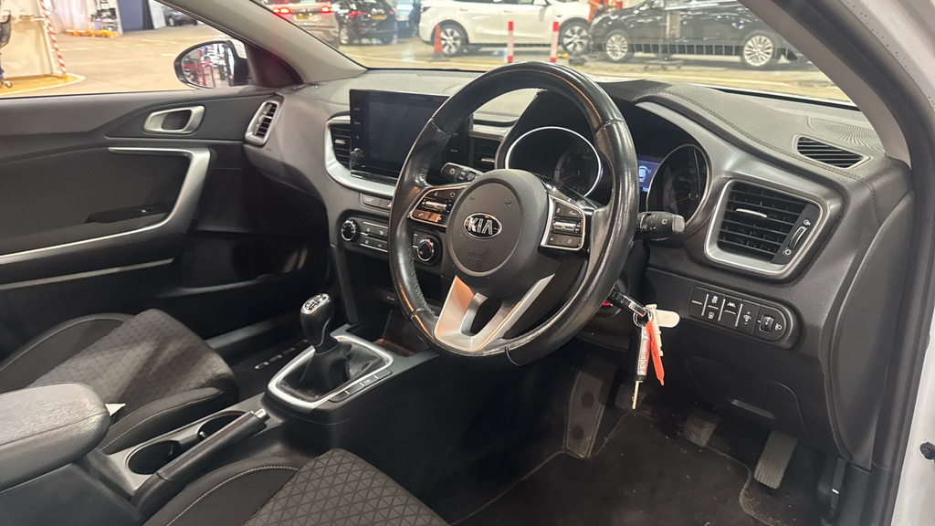 Kia Ceed 1.0T Gdi Isg 2 White #2