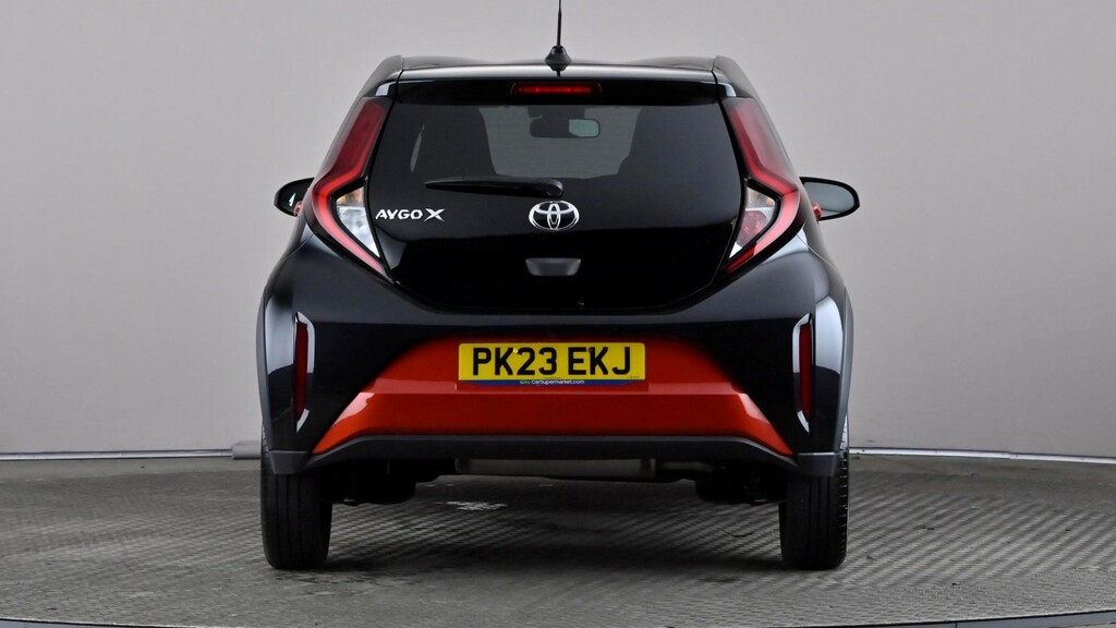 Toyota Aygo X 1.0 Vvt-i Edge Red #5