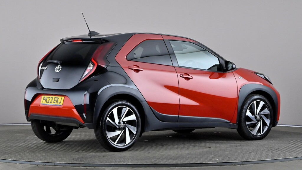 Toyota Aygo X 1.0 Vvt-i Edge Red #6