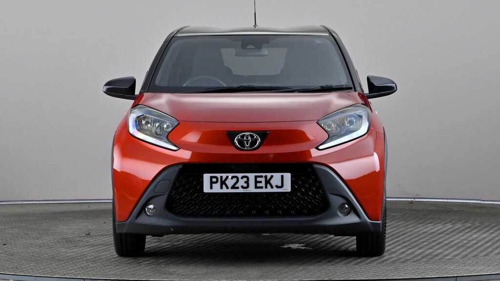 Toyota Aygo X 1.0 Vvt-i Edge Red #2