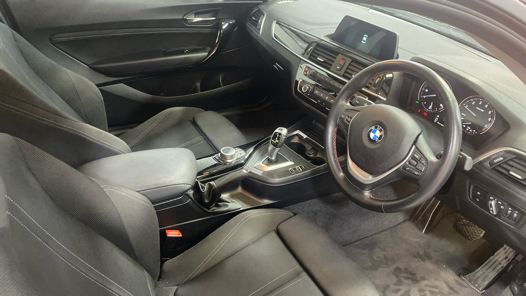 BMW 2 Series 218I Sport Nav Step Black #4