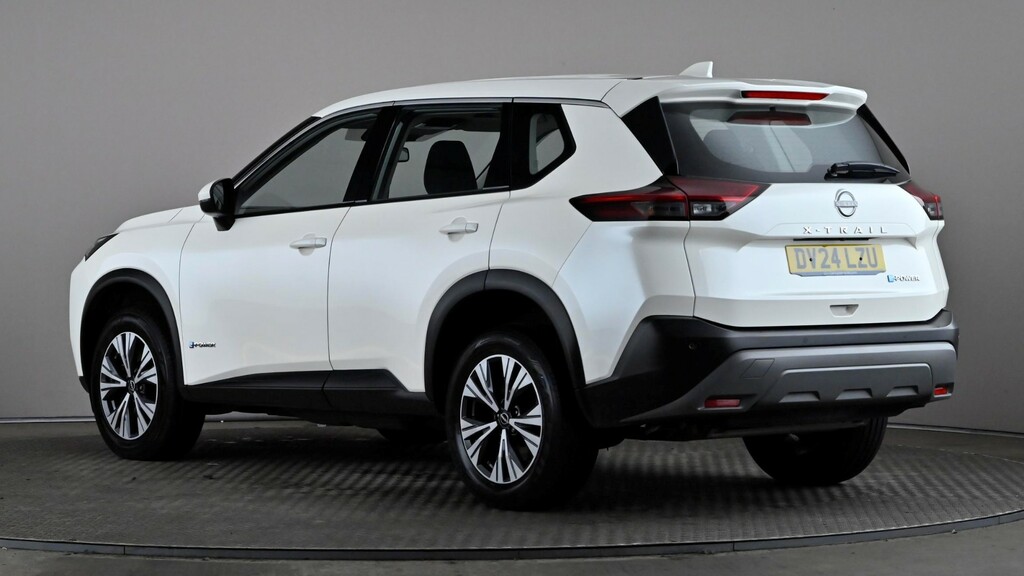 Nissan X-Trail 1.5 E-power 204 Acenta Premium Xtronic White #4