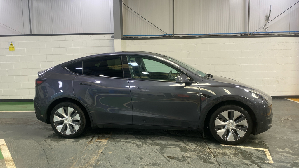 Tesla Model Y Suv Rwd Pan Roof Unique - Black Blue #2