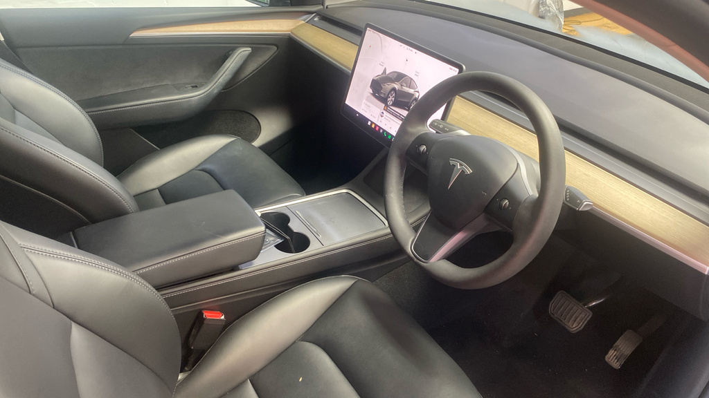 Tesla Model Y Suv Rwd Pan Roof Unique - Black Blue #4