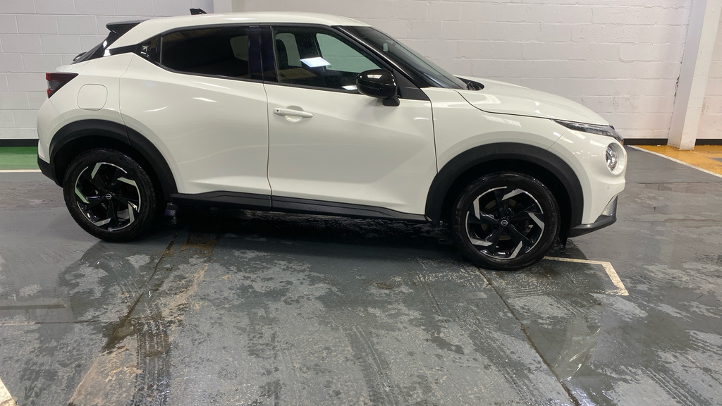 Nissan Juke 1.0 Dig-t 114 N-connecta DN73XFZ White #2