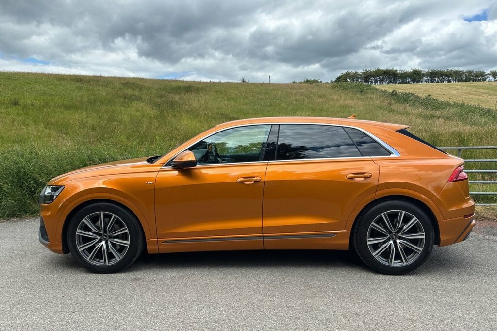 Audi Q8 3L S Line GX21YLJ Orange #4