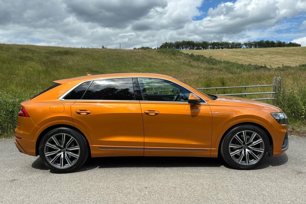 Audi Q8 3L S Line GX21YLJ Orange #5