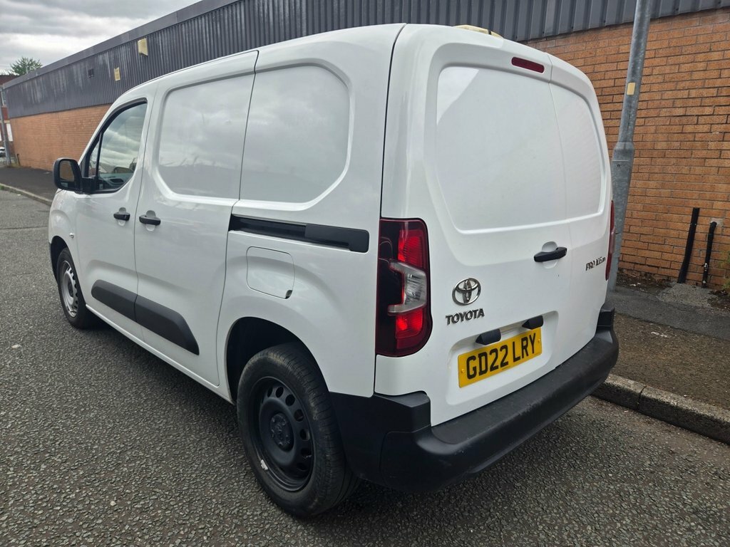 Toyota Proace City 1.5L Active White #4