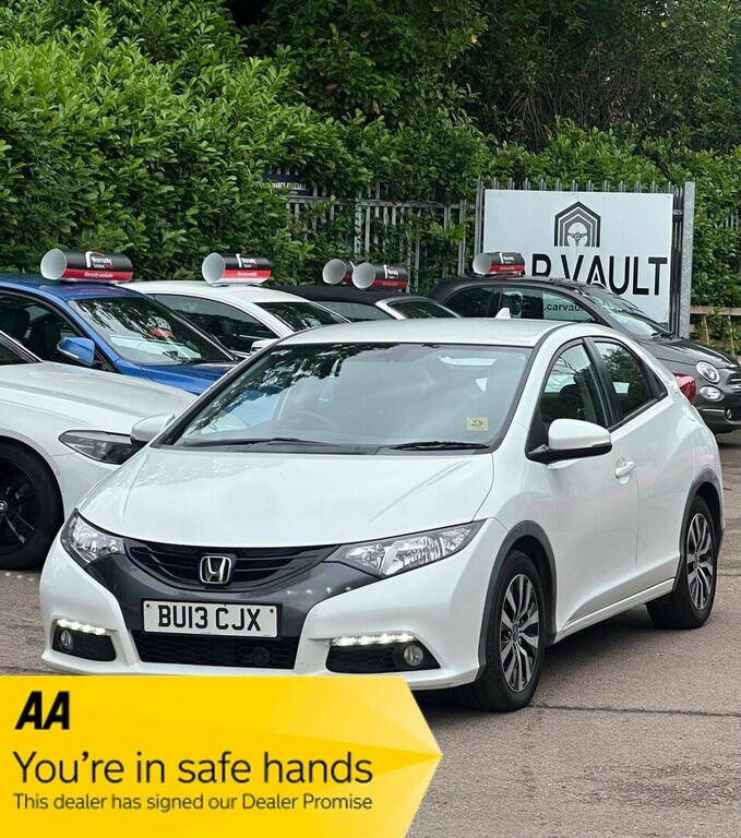 Honda Civic Hatchback 1.6 I-dtec Es Euro 5 Ss 201313 White