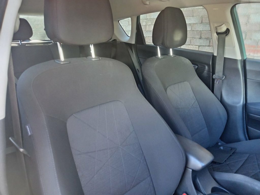 Hyundai Bayon 1L Premium Green #5