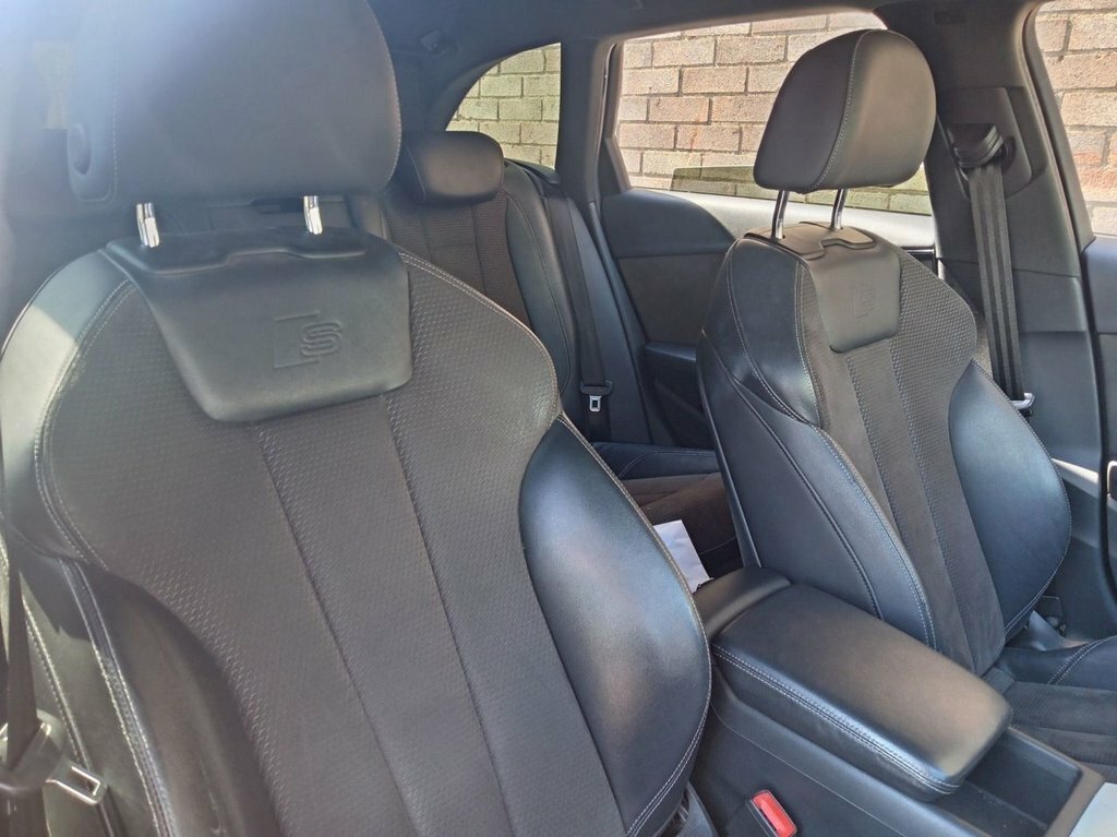Audi A4 Avant 2L S Line Black #3