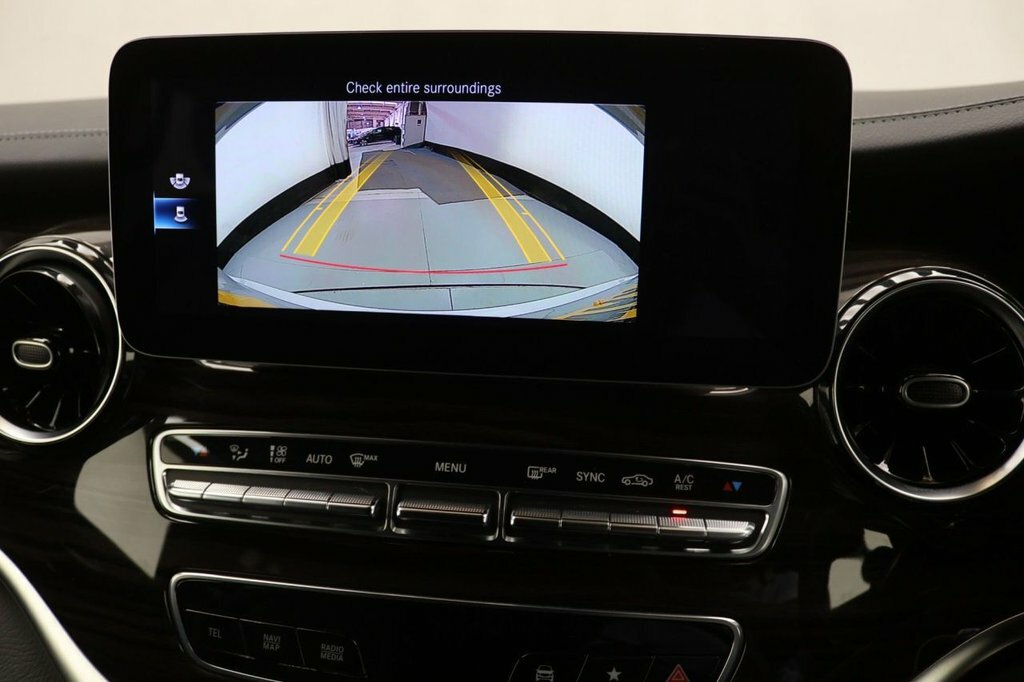 Mercedes-Benz V Class V300 D Amg Line 9G-tronic Black #11