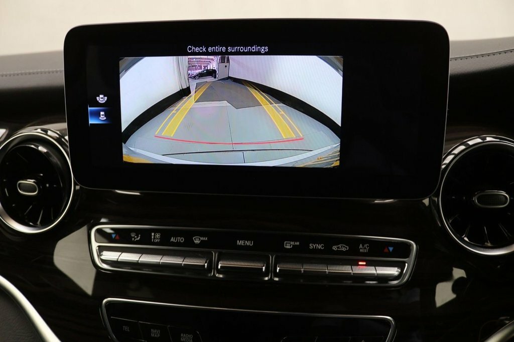 Mercedes-Benz V Class V300 D Amg Line 9G-tronic Black #12