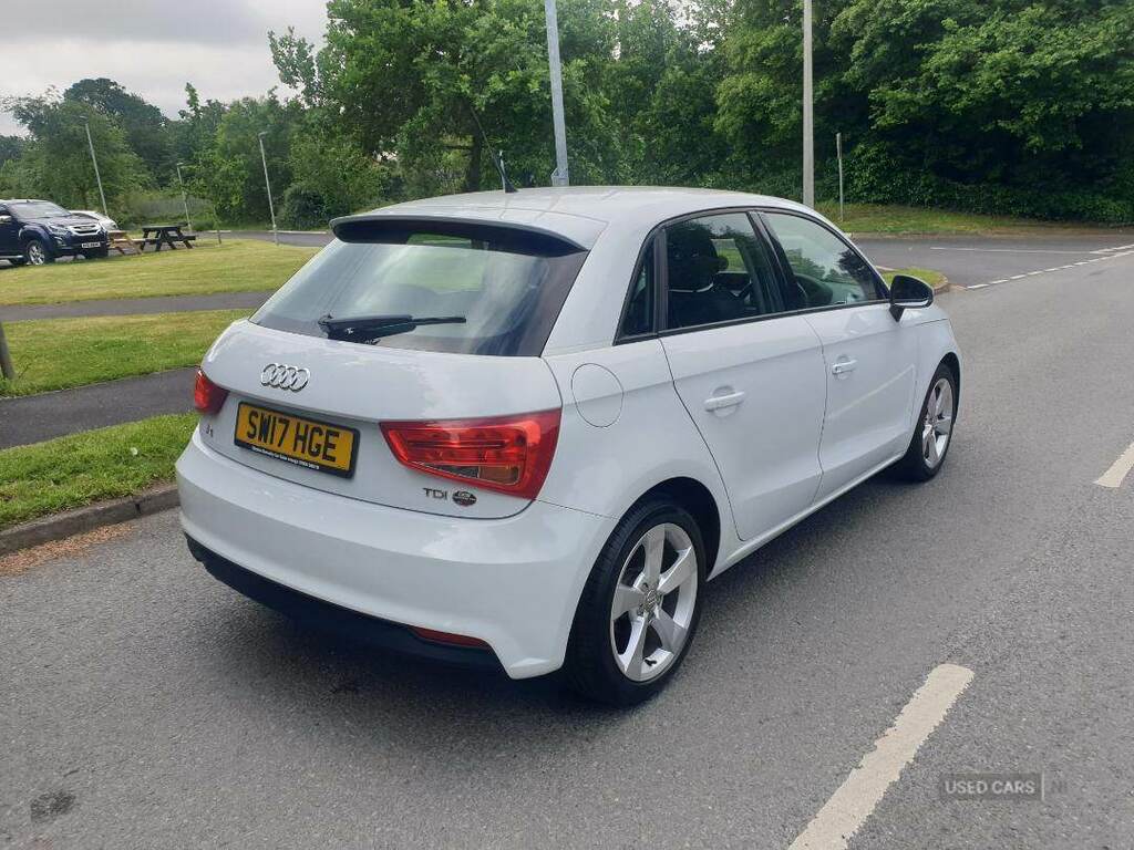 Audi A1 1.6 Tdi Black Edition Sportback S Tronic Euro 6 S  #2