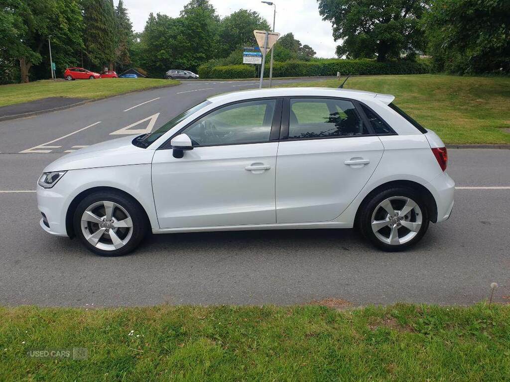 Audi A1 1.6 Tdi Black Edition Sportback S Tronic Euro 6 S  #4