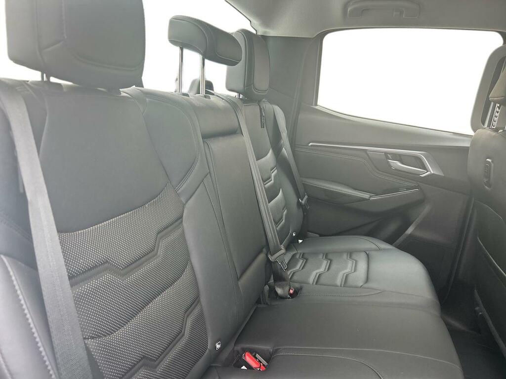 Isuzu D-Max 1.9 Td V-cross 4Wd Euro 6 Ss 37,982 Car Det  #23