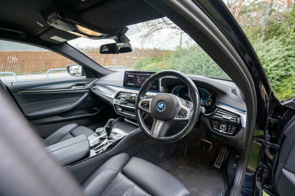BMW 5 Series Saloon Black #3