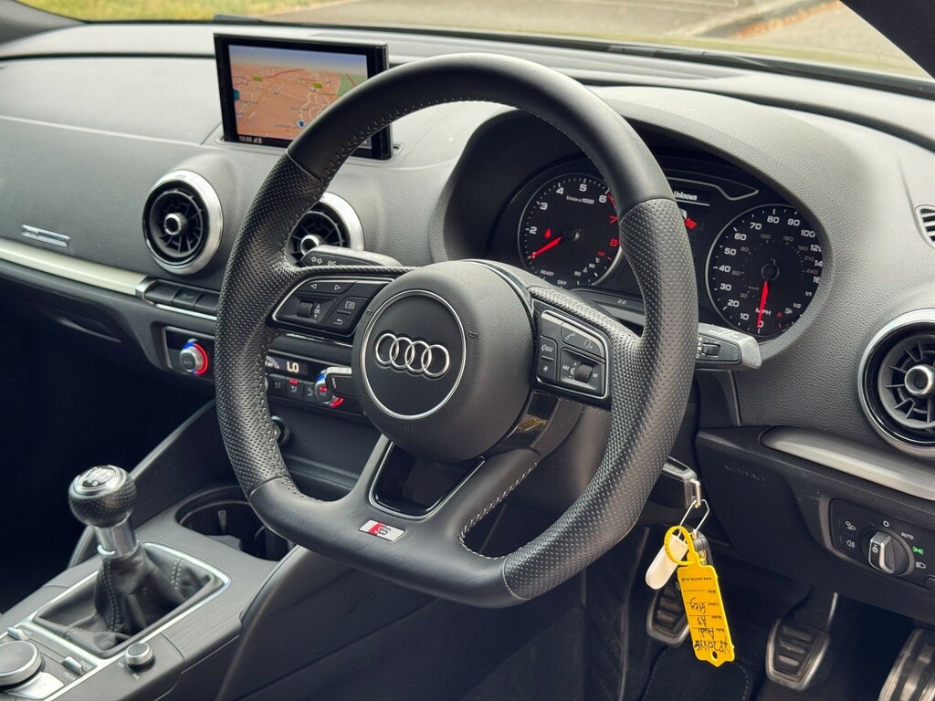 Audi A3 1.5 Tfsi Cod 35 Black Edition Sportback  #4
