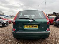 Nissan Almera Tino 1.8 Se Grey #20