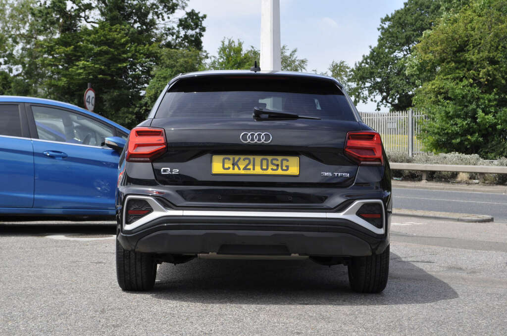 Audi Q2 1.5 Q2 S Line 35 Tfsi Black #2