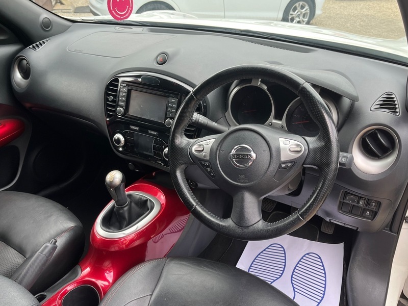 Nissan Juke Tekna White #5